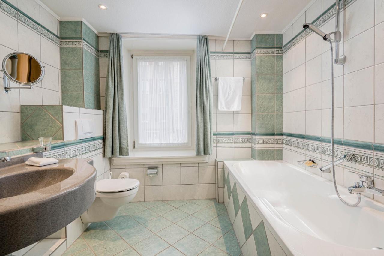 Hotel Engadinerhof Понтрезина Екстериор снимка