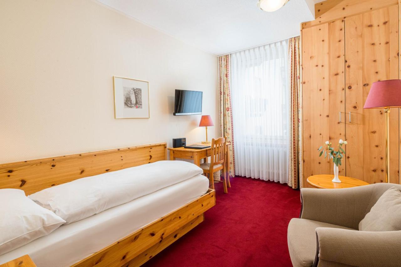 Hotel Engadinerhof Понтрезина Екстериор снимка