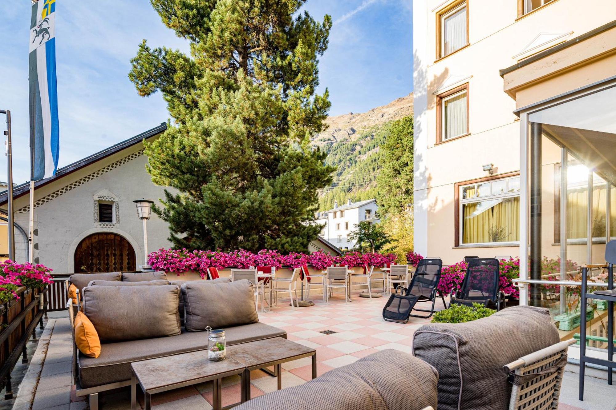 Hotel Engadinerhof Понтрезина Екстериор снимка